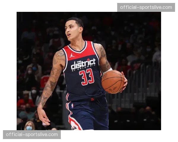 深度报道：公牛队战术演变，从德罗赞单打到多点持球，进攻效率的月度对比。